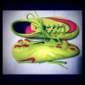 EUC Nike Mercurial Cleats